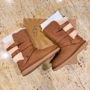 NIB RARE UGG Becket Boots - Chestnut Leather - Discontinued Collector’s Item - 9